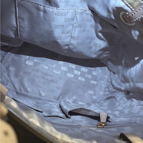 Michael Kors Women's Gold Metallic XL Tote Bag .
16” W x 11” T x 6.5” D - Picture 12 of 16